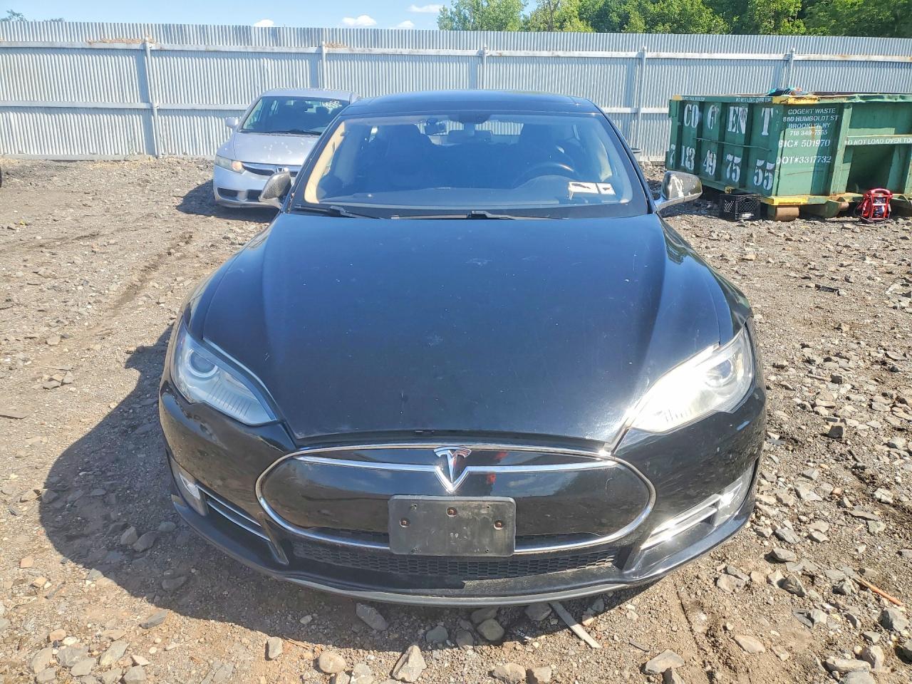 2013 Tesla Model S Черный vin: 5YJSA1CN1DFP12575