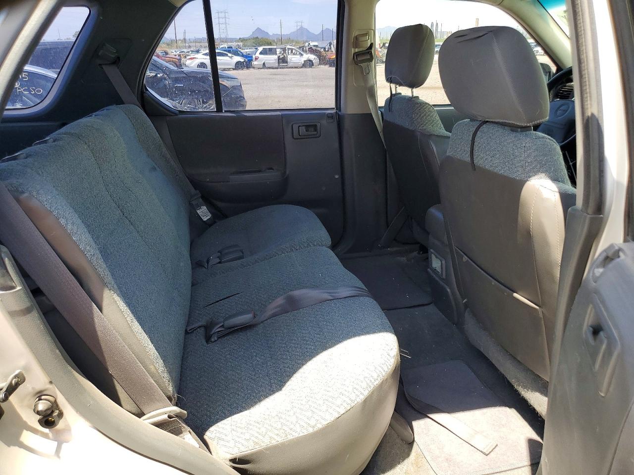 1998 Isuzu Rodeo S Silver vin: 4S2CK58W9W4306956