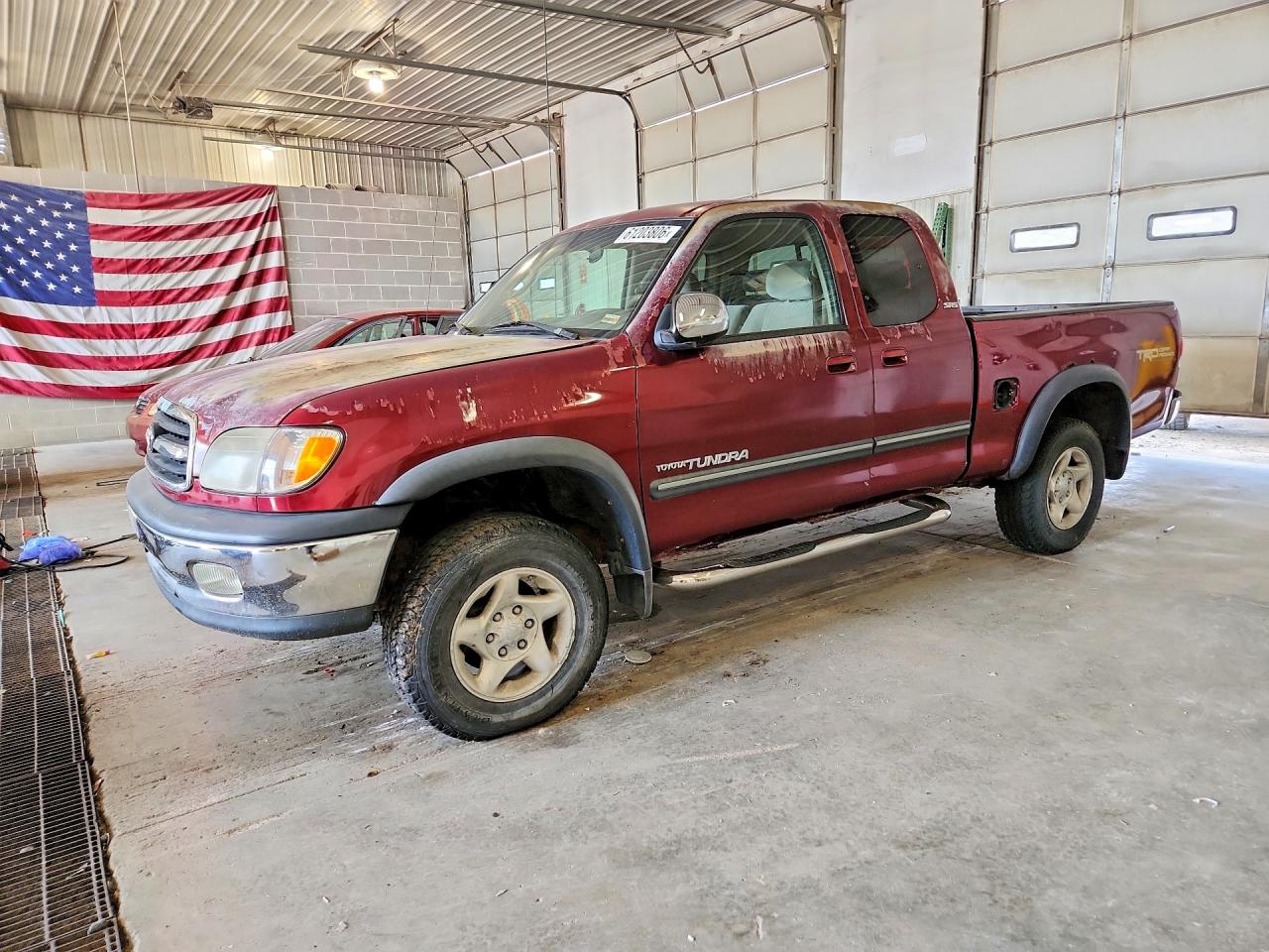 2001 Toyota Tundra Sr5 Red vin: 5TBBT441X1S155592