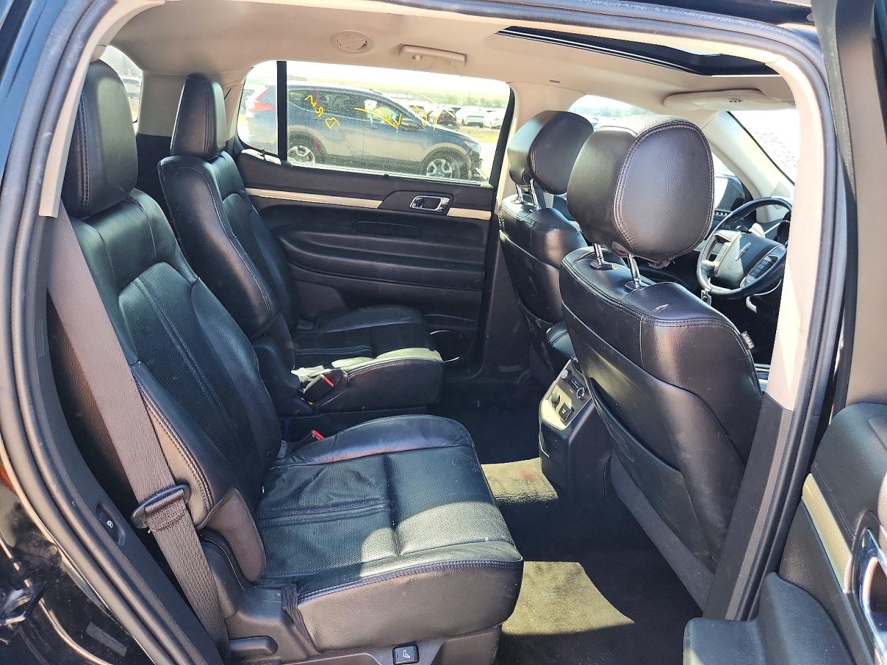 2012 Lincoln Mkt Black vin: 2LMHJ5AT3CBL51557