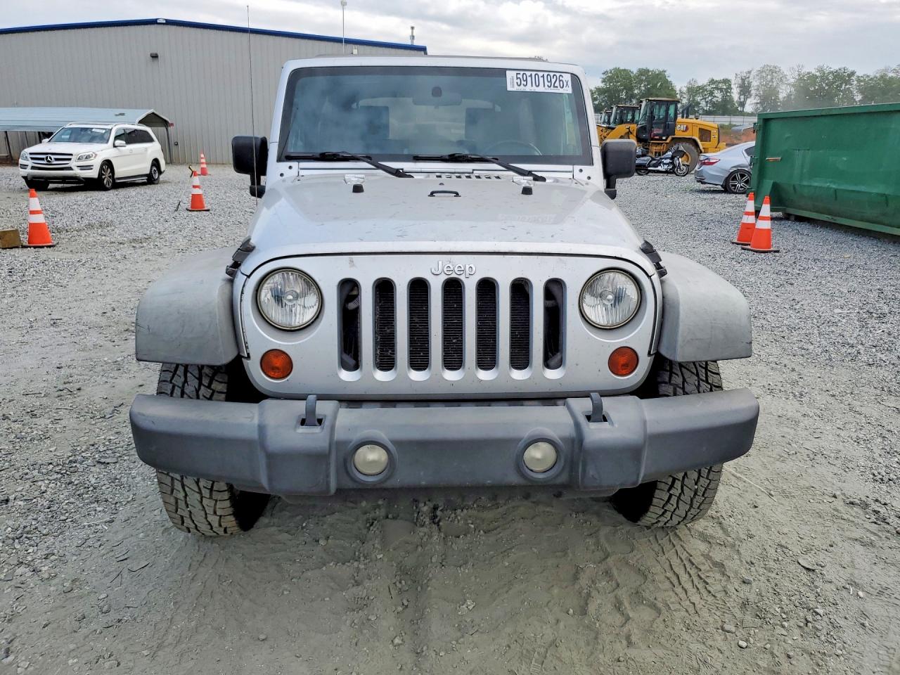 2010 Jeep Wrangler Unlimited Sport Silver vin: 1J4BB3H19AL147851