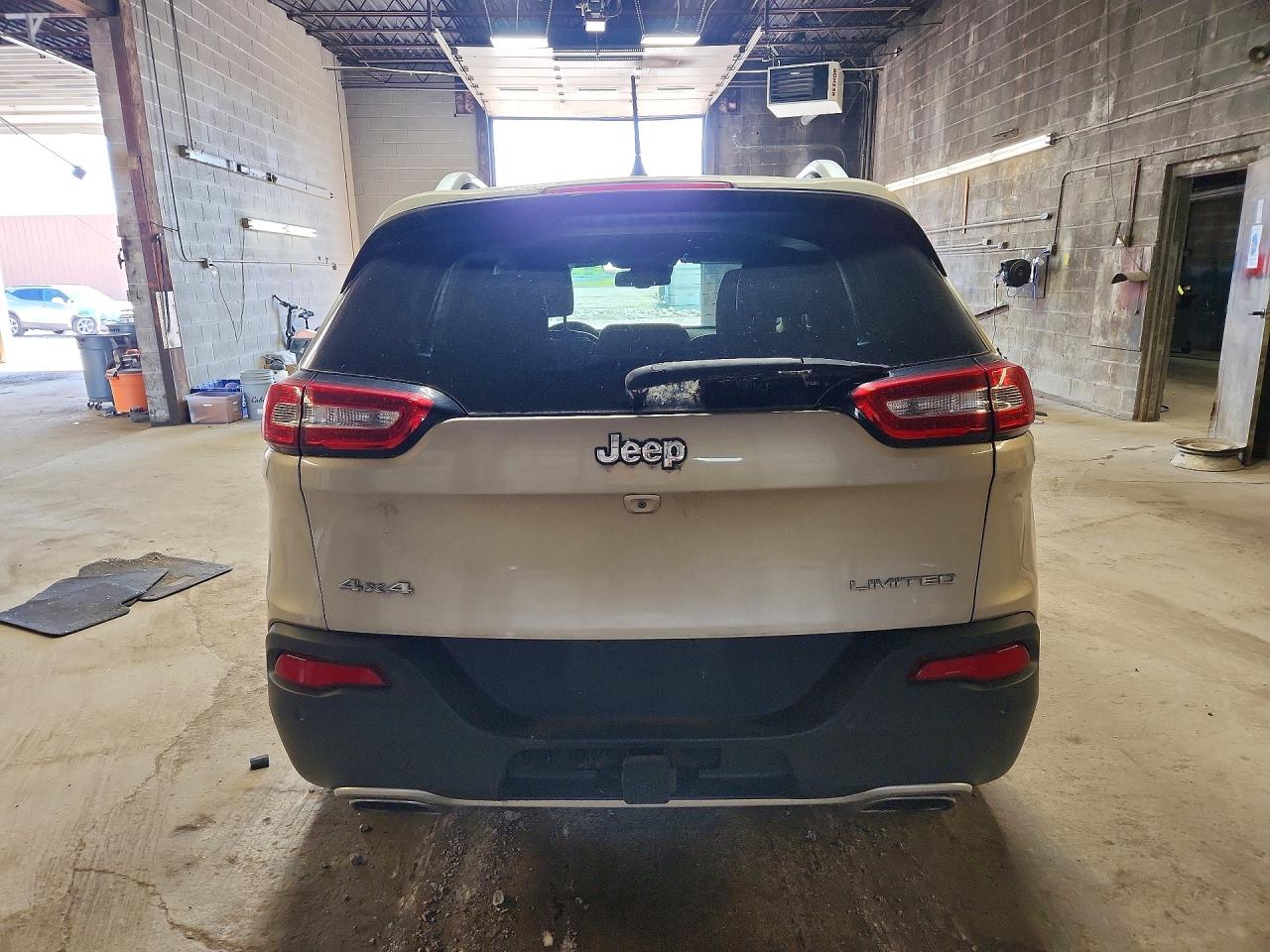 2015 Jeep Cherokee Limited Gold vin: 1C4PJMDS5FW608892