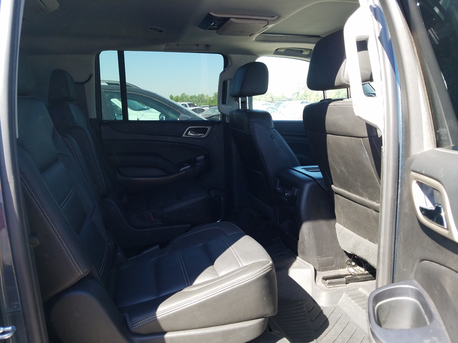 2019 Gmc Yukon Xl Denali Black vin: 1GKS2HKJ2KR131859