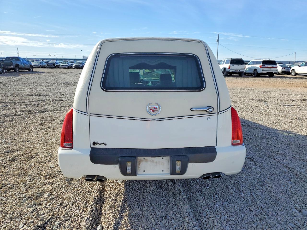 2011 Cadillac Professional Chassis White vin: 1GE7K9C61BU600266