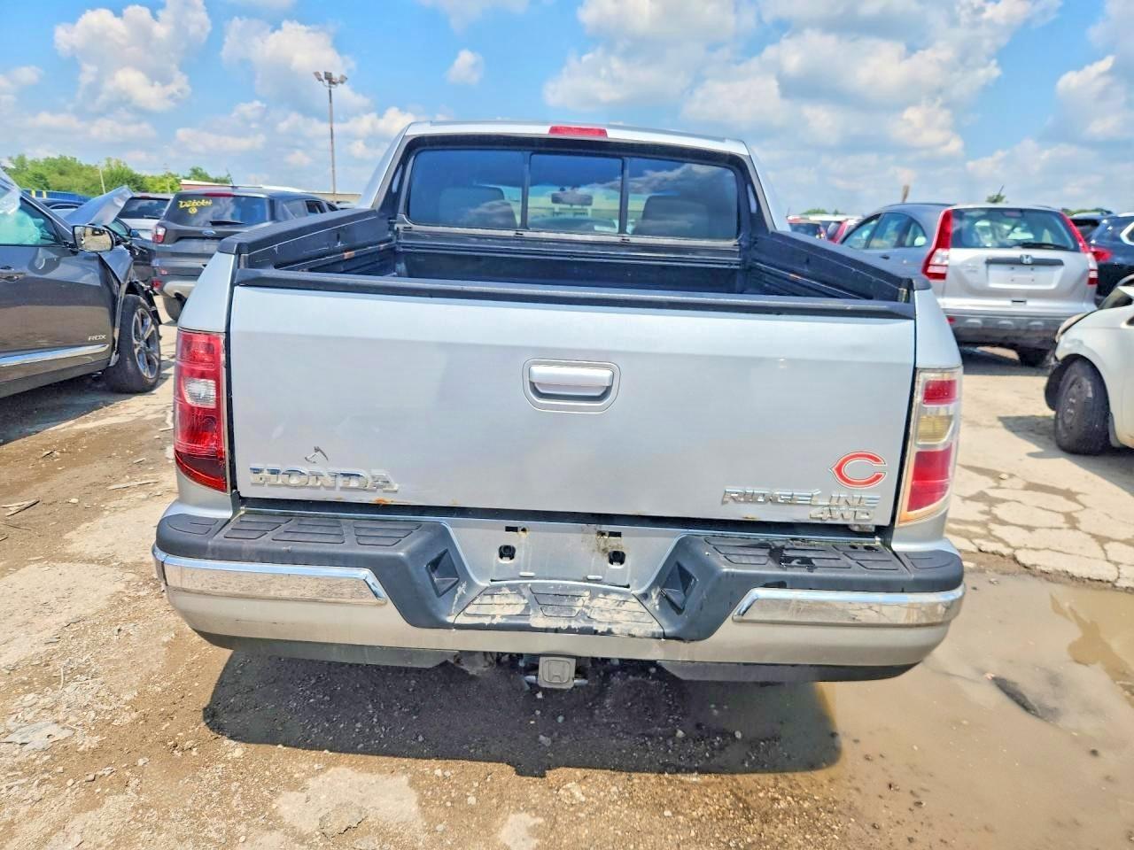 2011 Honda Ridgeline Rtl Silver vin: 5FPYK1F56BB004099