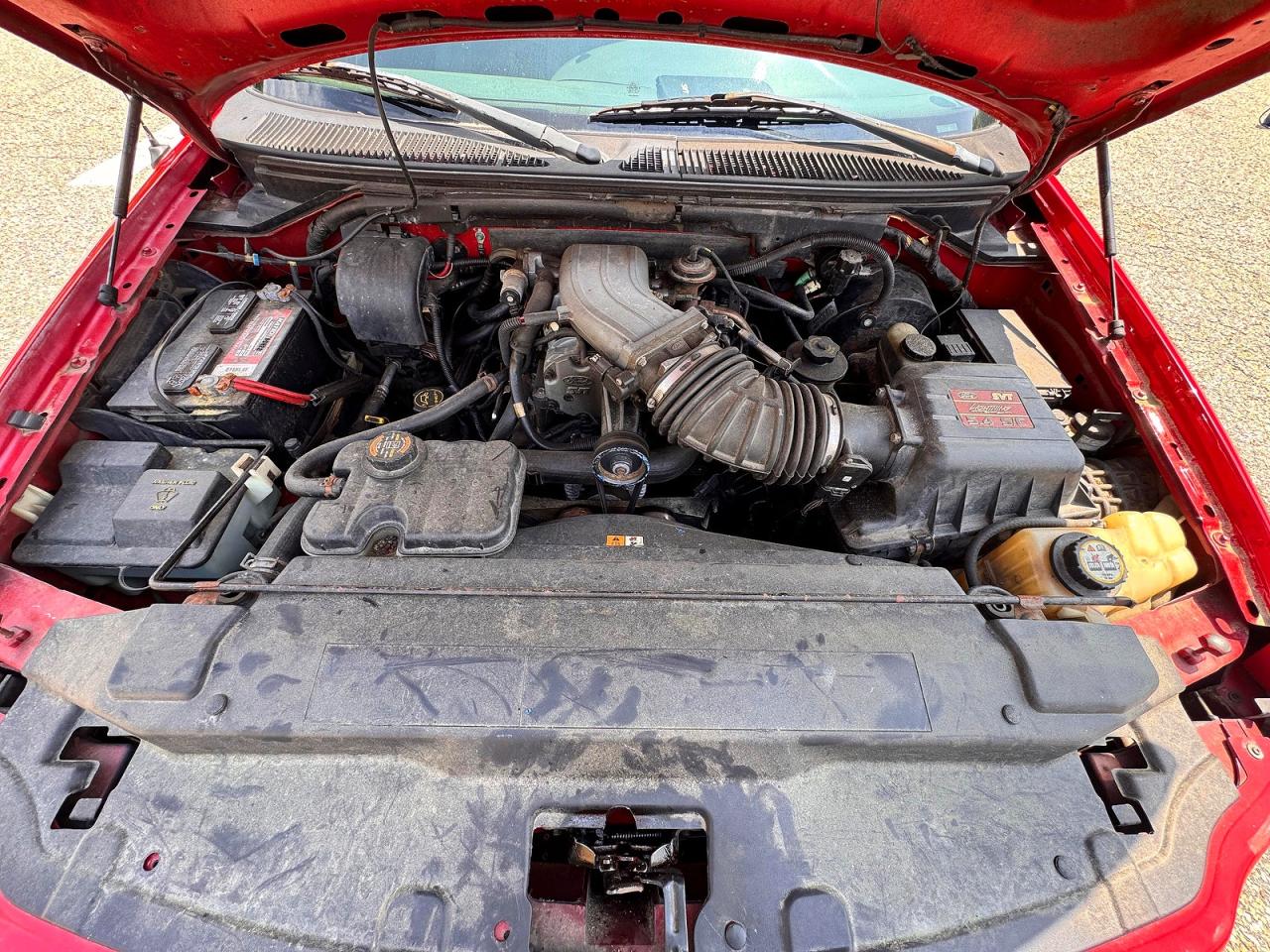 2002 Ford F150 Svt Lightning Red vin: 2FTZF07302CA64542
