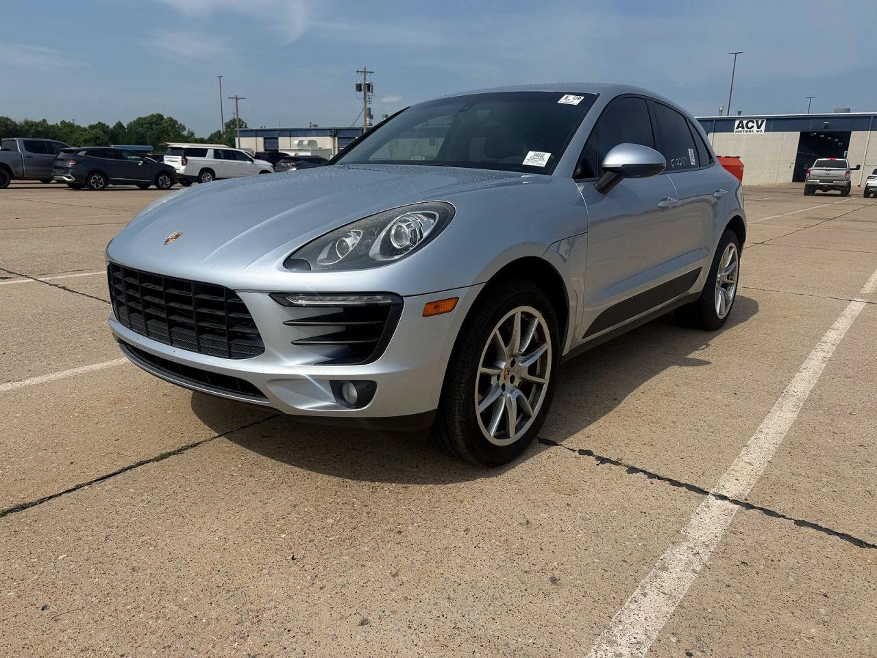 2015 Porsche Macan S Silver vin: WP1AB2A53FLB55393