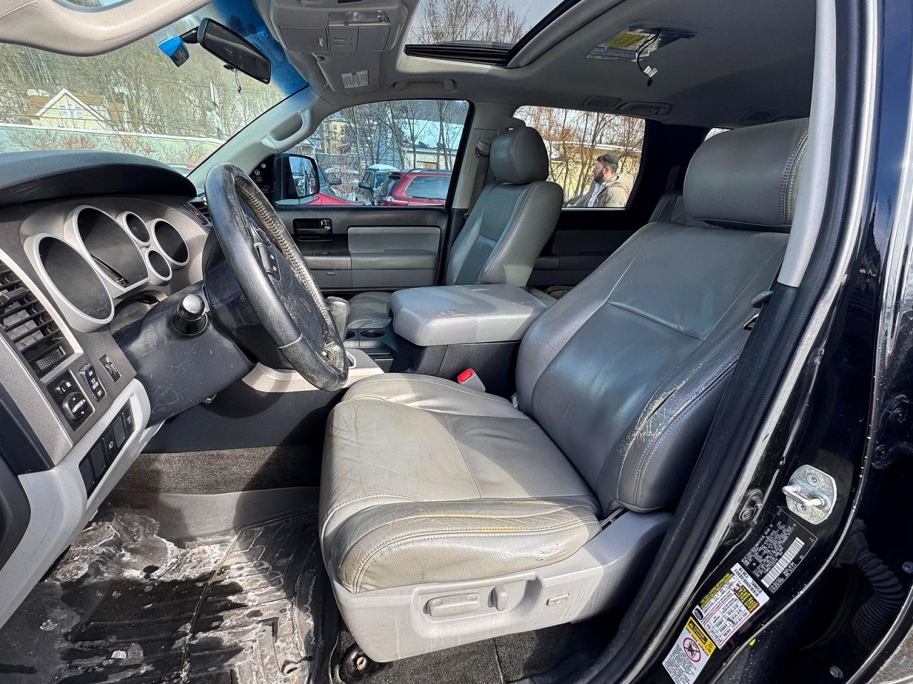 2012 Toyota Sequoia Sr5 Gray vin: 5TDBM5G17CS002449