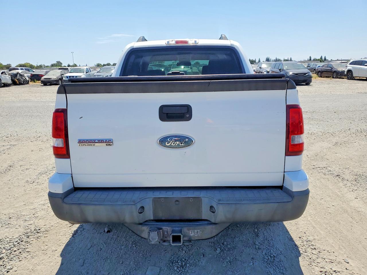2007 Ford Explorer Sport Trac Xlt White vin: 1FMEU31K47UA46635