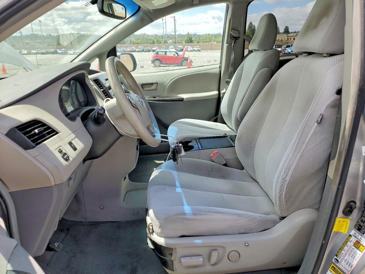 2012 Toyota Sienna Le Silver vin: 5TDKK3DC6CS216204