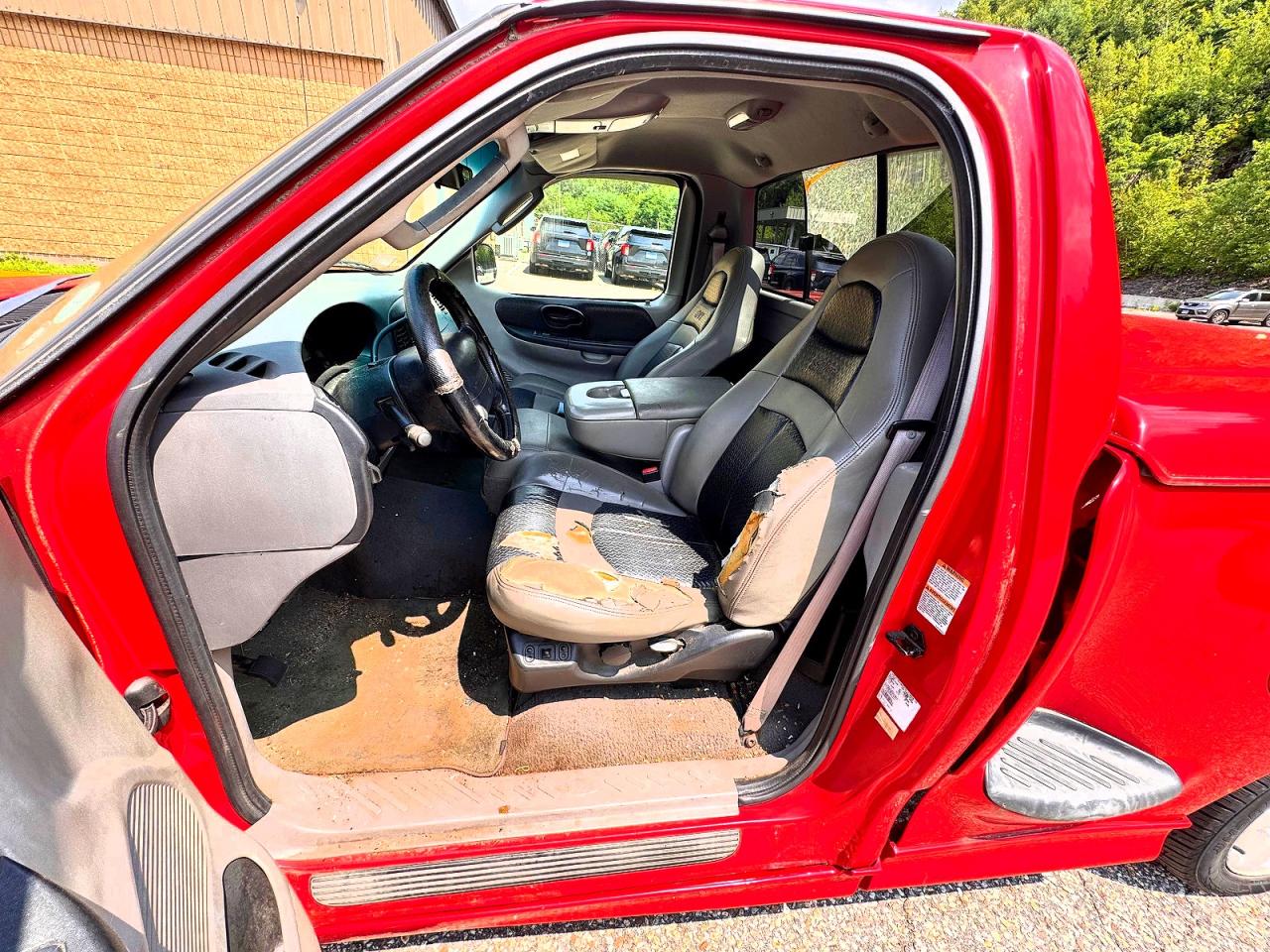 2002 Ford F150 Svt Lightning Red vin: 2FTZF07302CA64542
