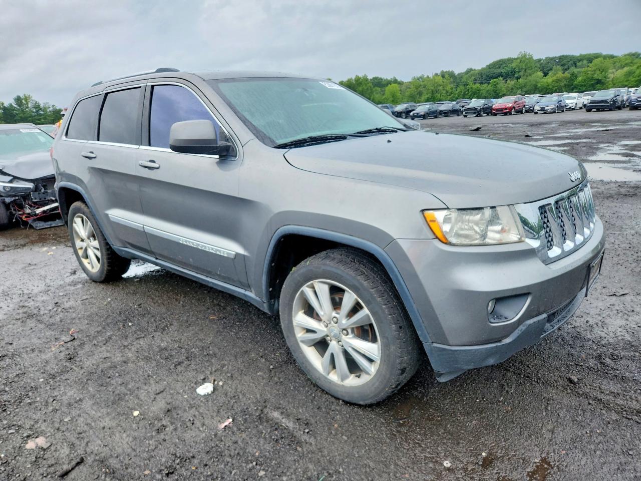 2013 Jeep Grand Cherokee Laredo Gray vin: 1C4RJFAG6DC561195