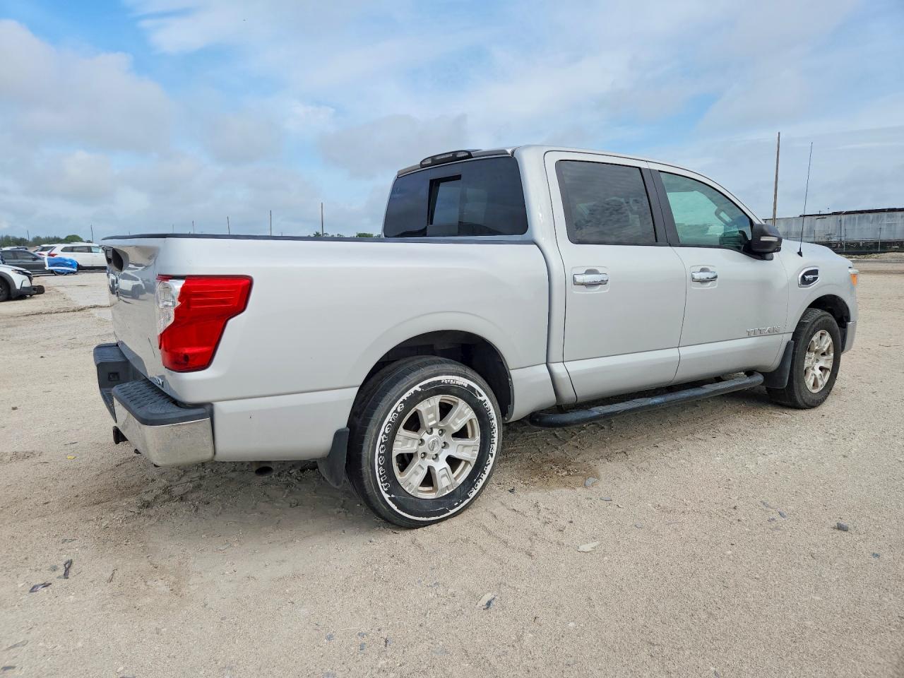 2017 Nissan Titan S Серебряный vin: 1N6AA1EK2HN518012