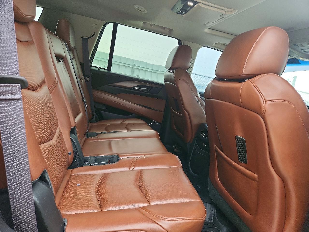 2015 Cadillac Escalade Premium Beige vin: 1GYS4CKJXFR293277