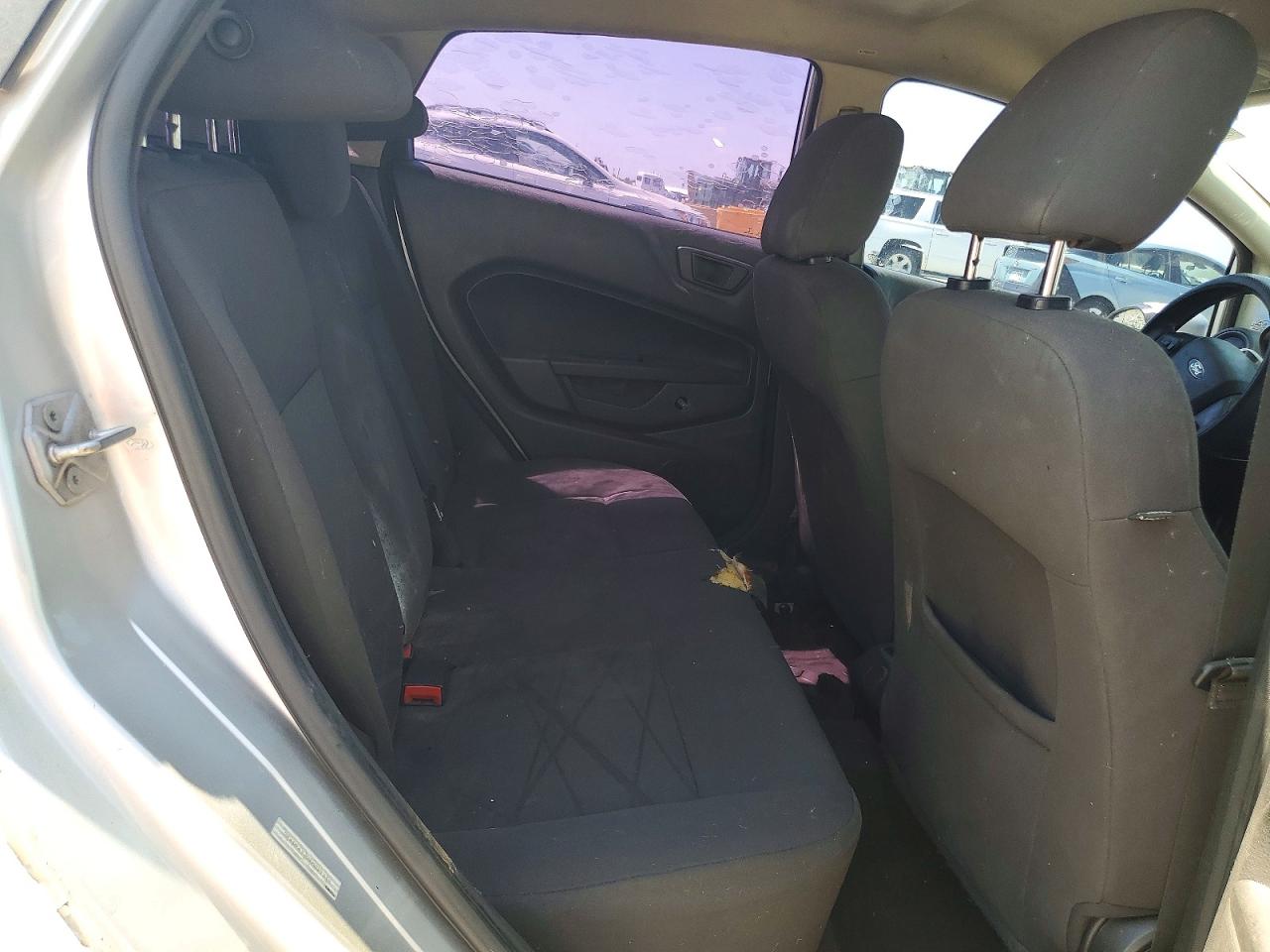 2014 Ford Fiesta S Silver vin: 3FADP4TJ3EM221319