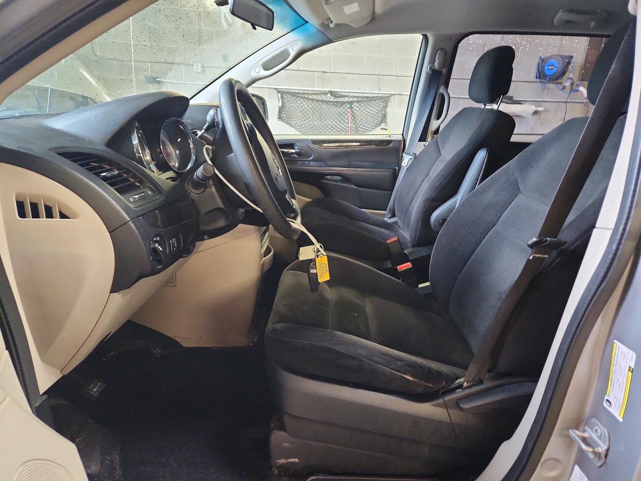 2014 Dodge Grand Caravan Se Silver vin: 2C4RDGBG2ER248178