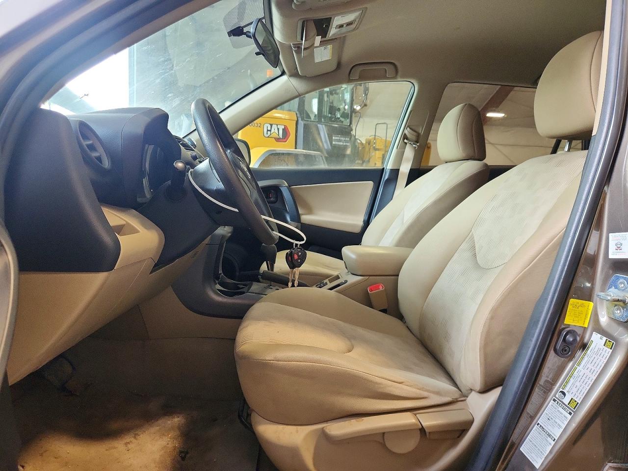 2011 Toyota Rav4 Base Tan vin: 2T3BF4DV0BW161760