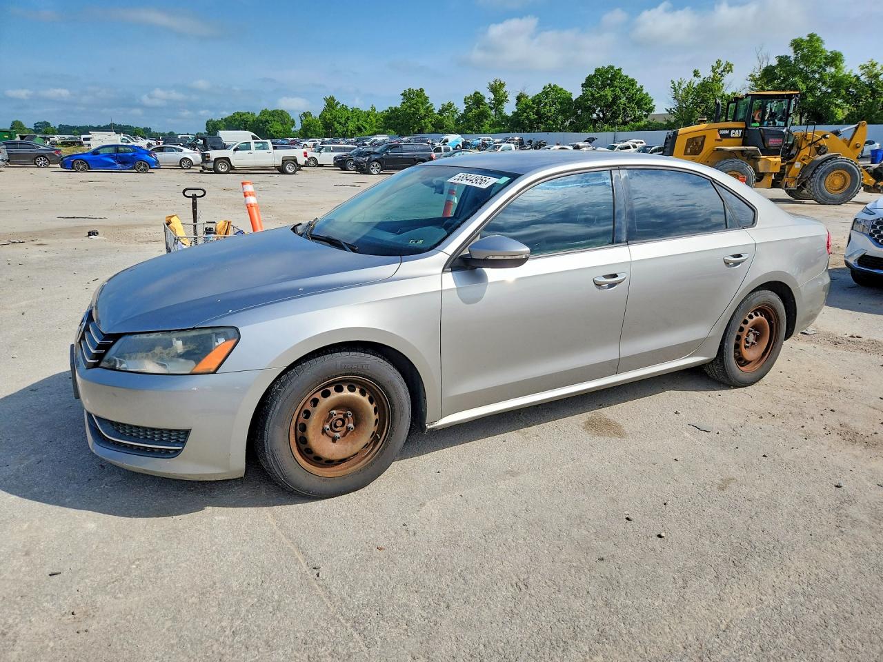 2012 Volkswagen Passat S Серебряный vin: 1VWAP7A39CC065009