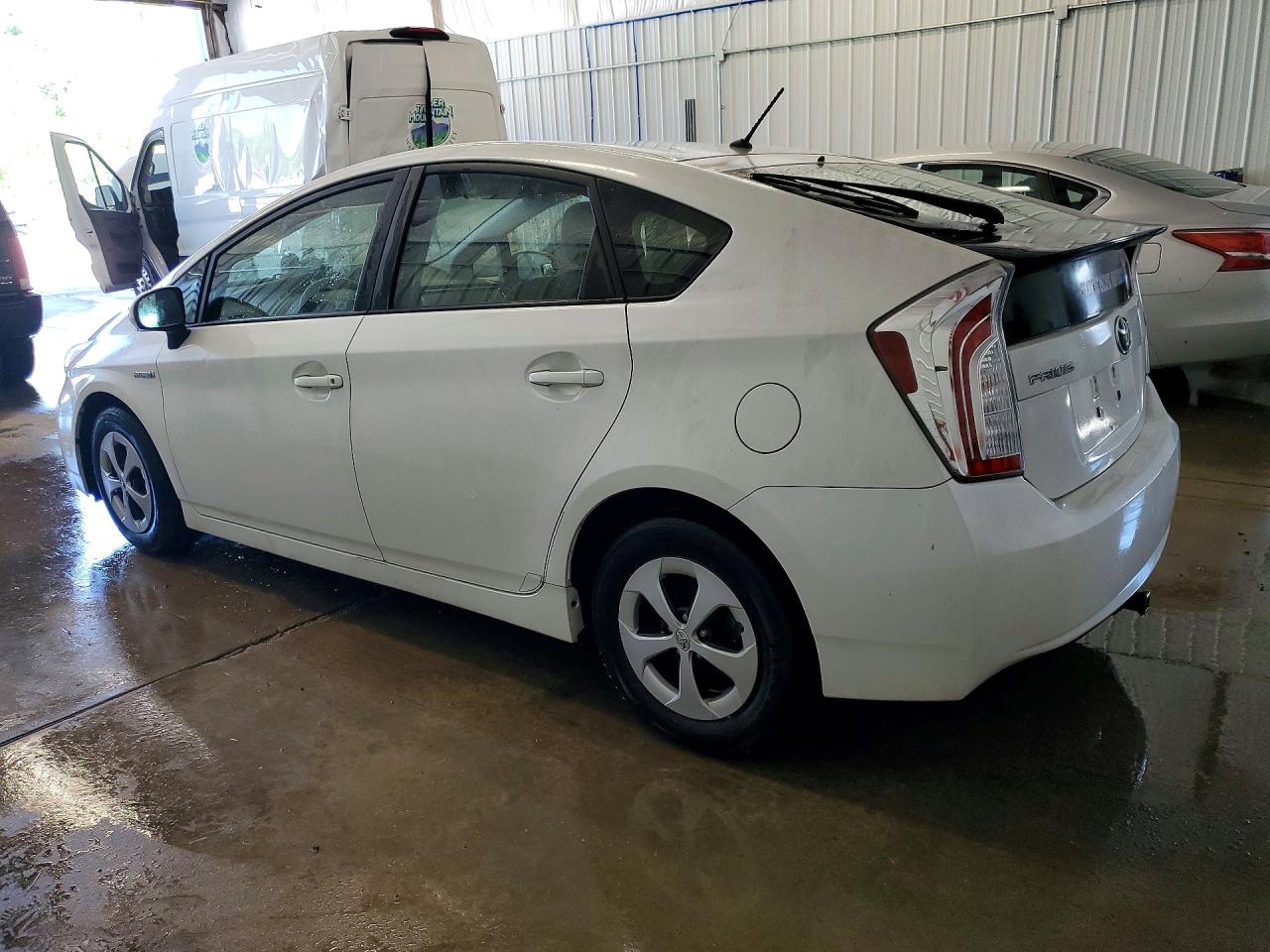 2012 Toyota Prius Two White vin: JTDKN3DU1C5452975