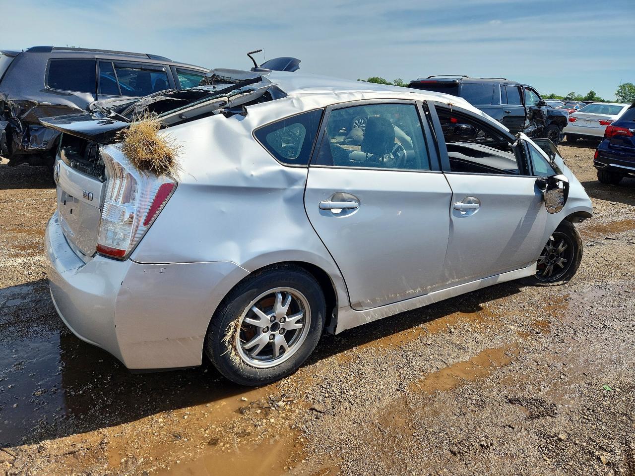 2011 Toyota Prius Two Серебряный vin: JTDKN3DU8B0294257