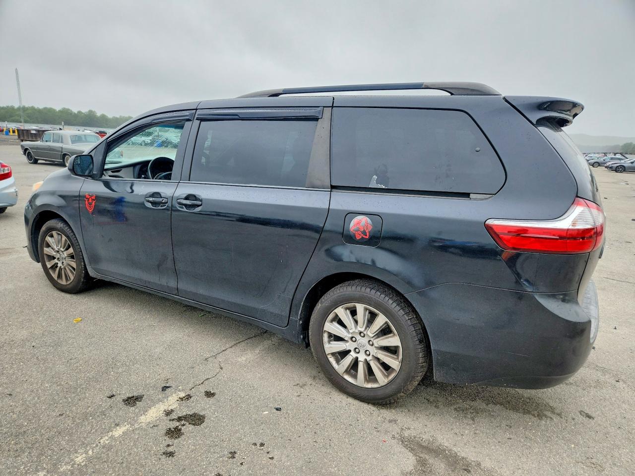 2015 Toyota Sienna Le Black vin: 5TDJK3DCXFS097167