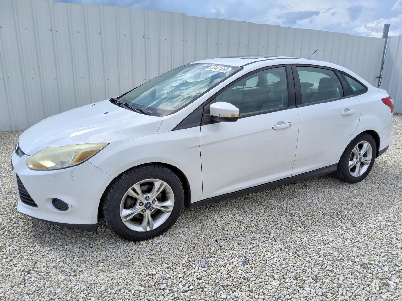 2014 Ford Focus Se White vin: 1FADP3F22EL345890