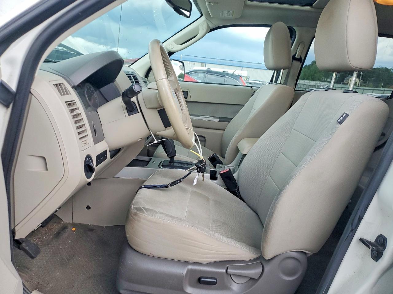 2010 Ford Escape Xlt White vin: 1FMCU9D72AKC67221