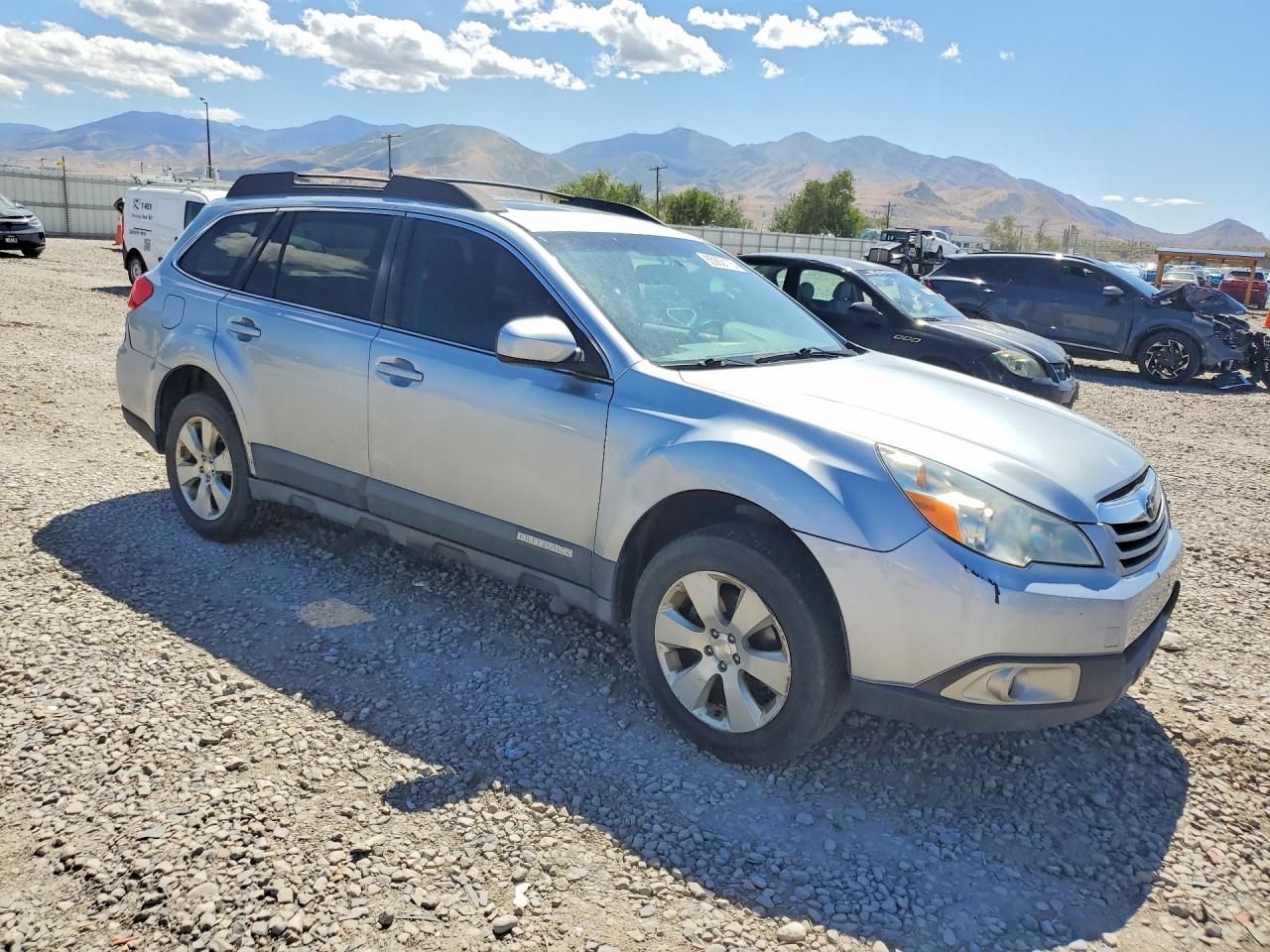 2012 Subaru Outback 2.5i Premium Silver vin: 4S4BRBGC0C3292628