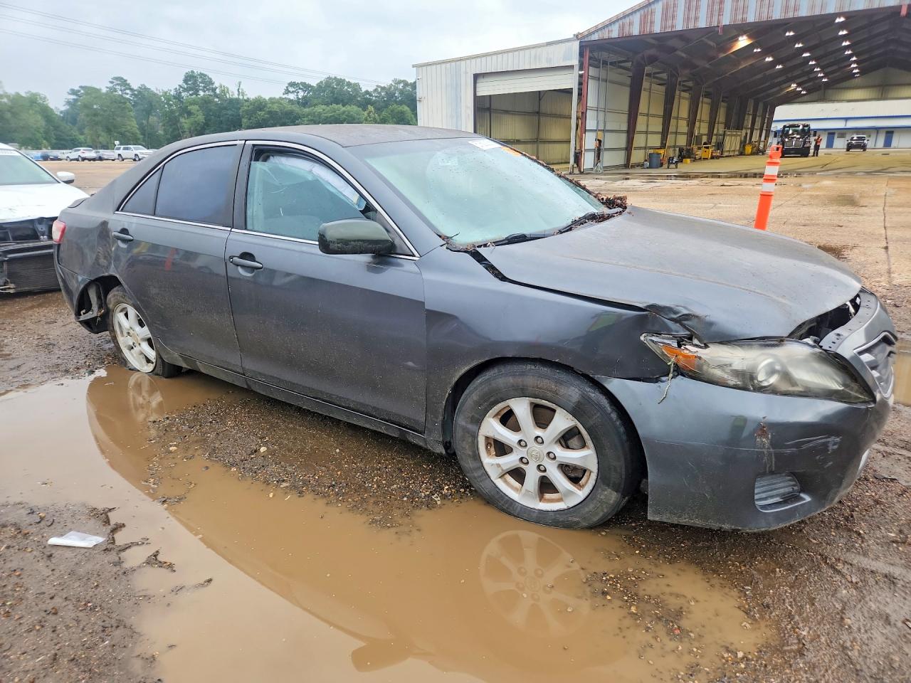 2011 Toyota Camry Le Gray vin: 4T1BF3EK1BU761825