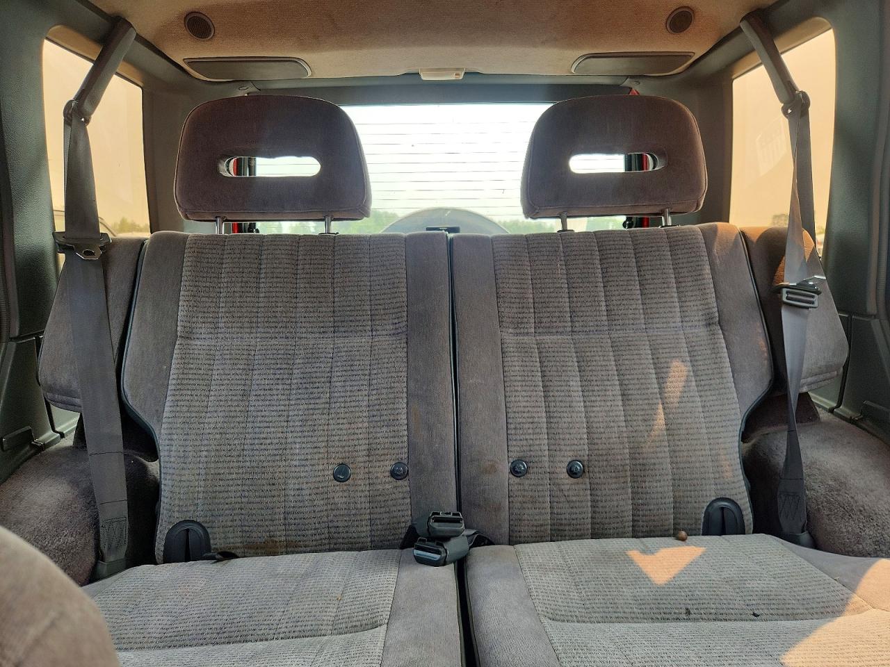 1993 Nissan Pathfinder Xe Red vin: JN8HD17Y5PW302260