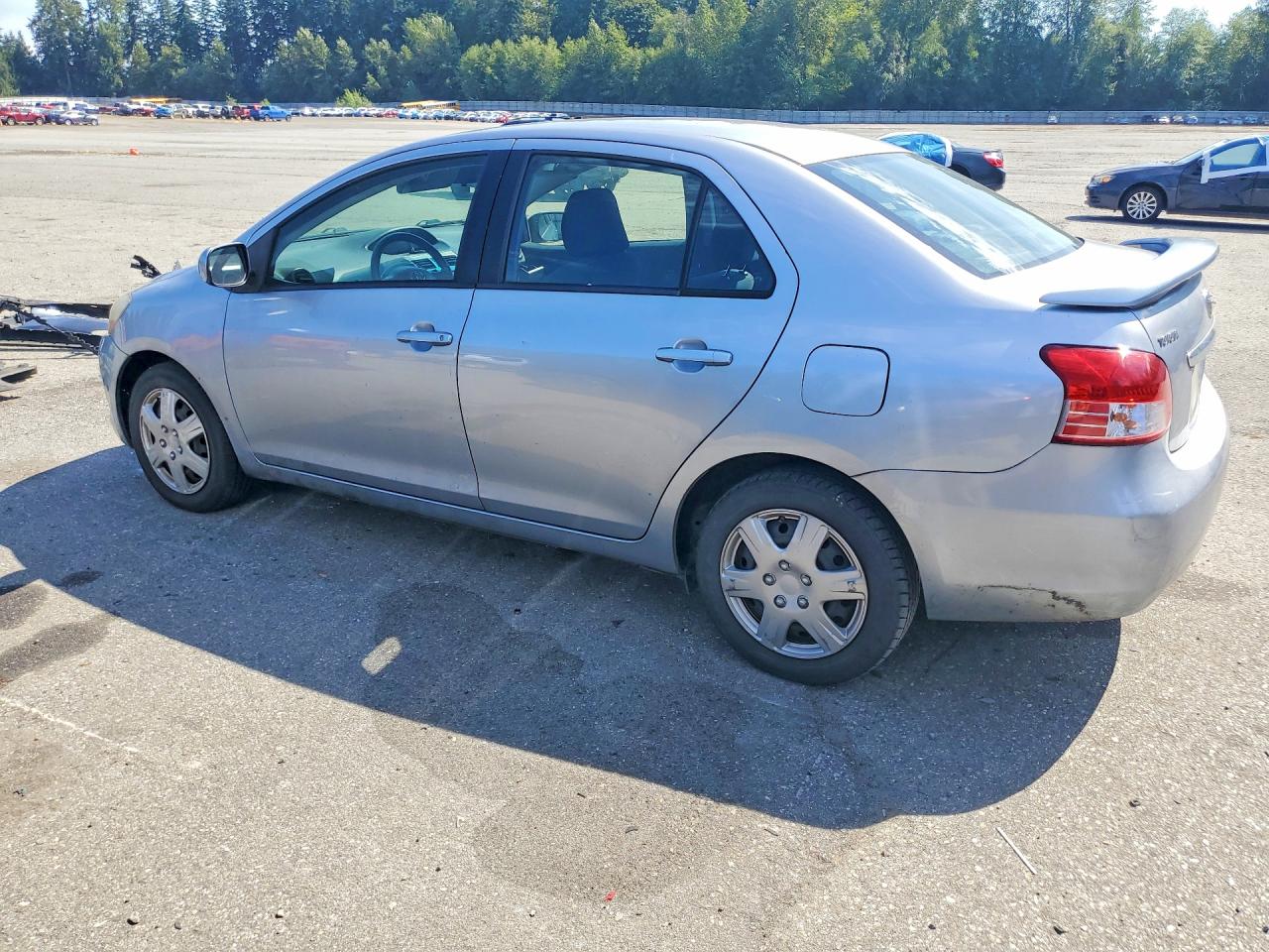 2010 Toyota Yaris Base Blue vin: JTDBT4K36A1395957