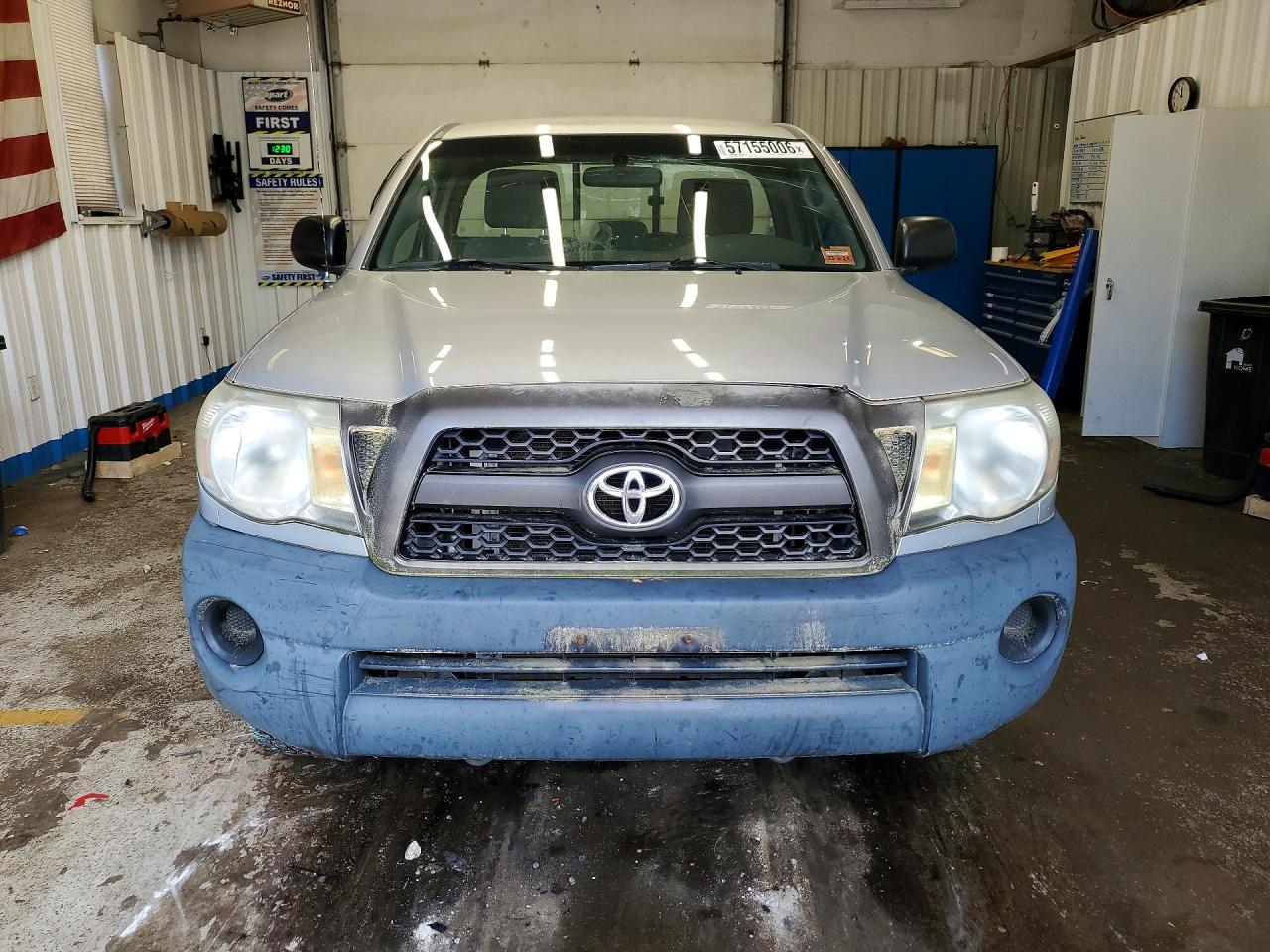 2011 Toyota Tacoma Base Silver vin: 5TFNX4CN8BX004579