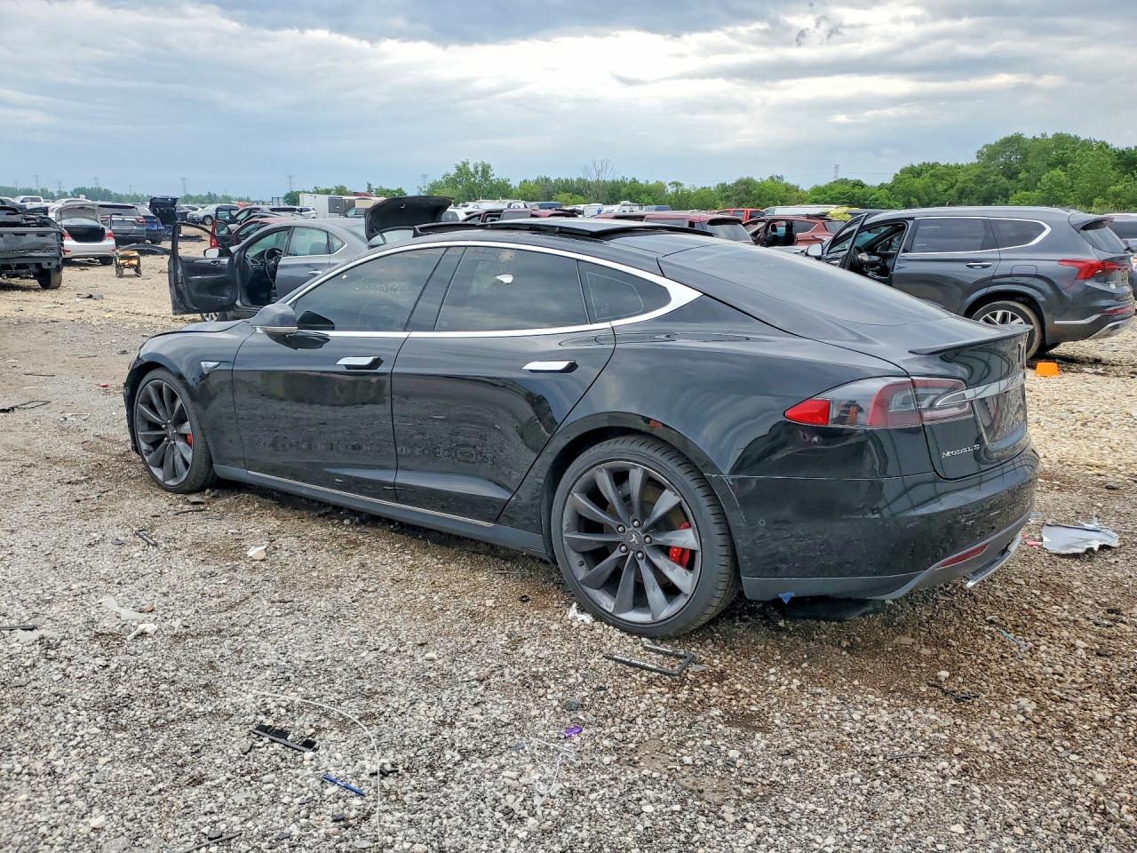 2014 Tesla Model S Black vin: 5YJSA1H20EFP66661