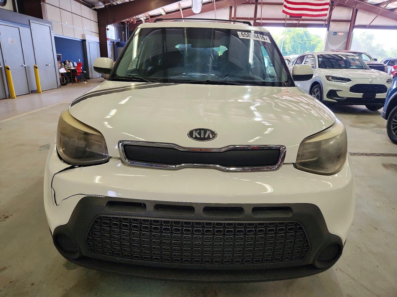 2015 Kia Soul Base White vin: KNDJN2A21F7778406