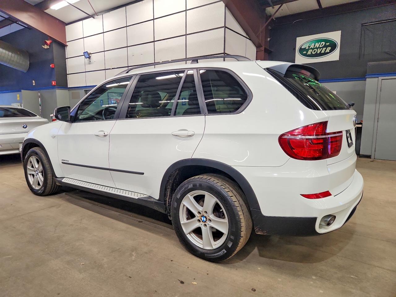 2011 Bmw X5 Xdrive35d White vin: 5UXZW0C54BL370946