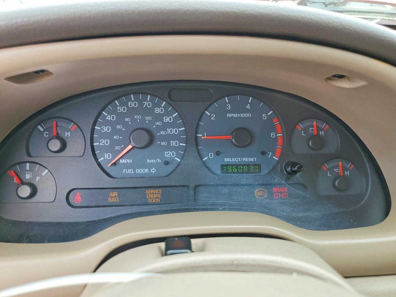 2003 Ford Mustang 2dr Red vin: 1FAFP40453F339019