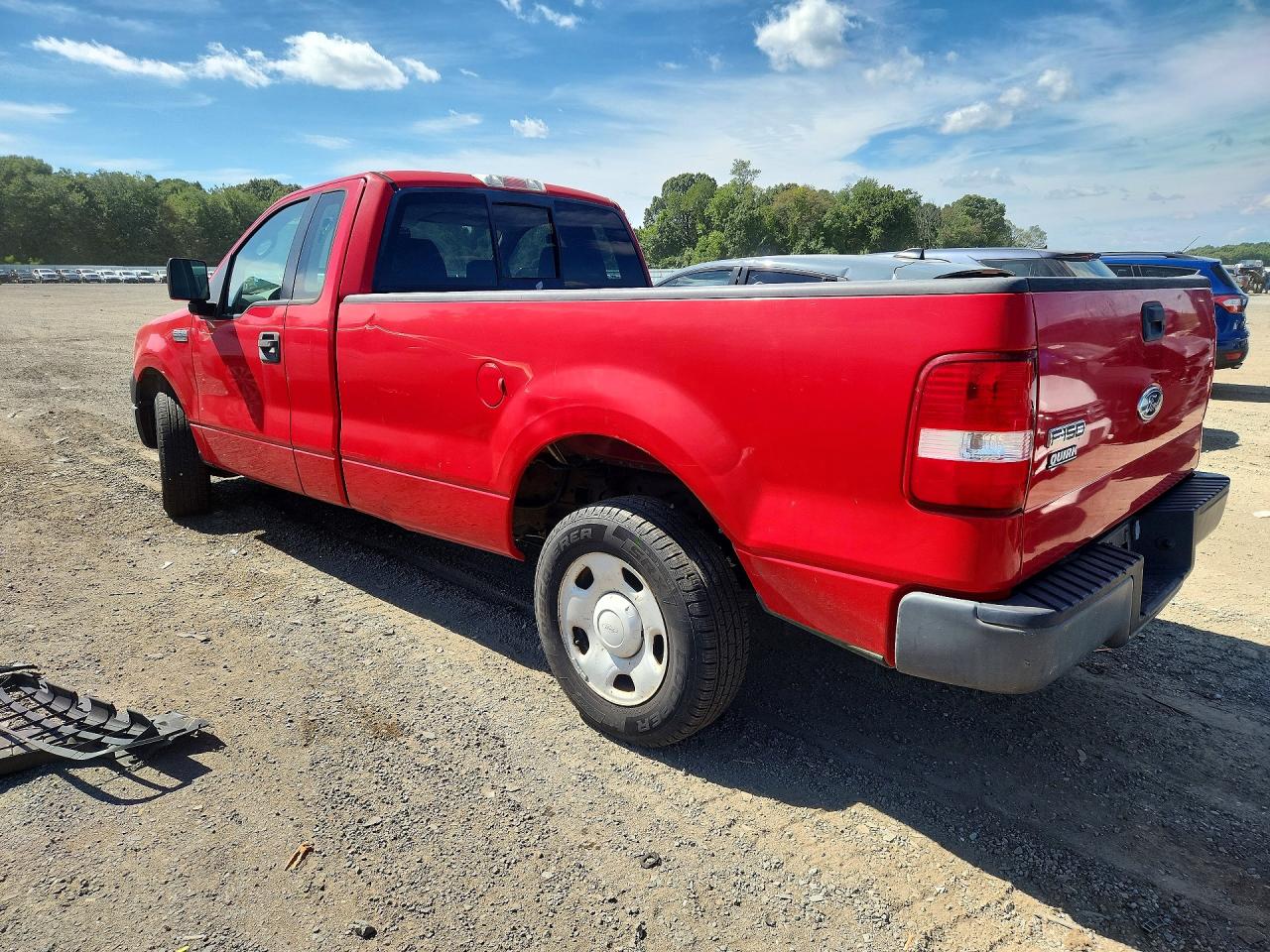 2005 Ford F150 Red vin: 1FTRF12245NB86940