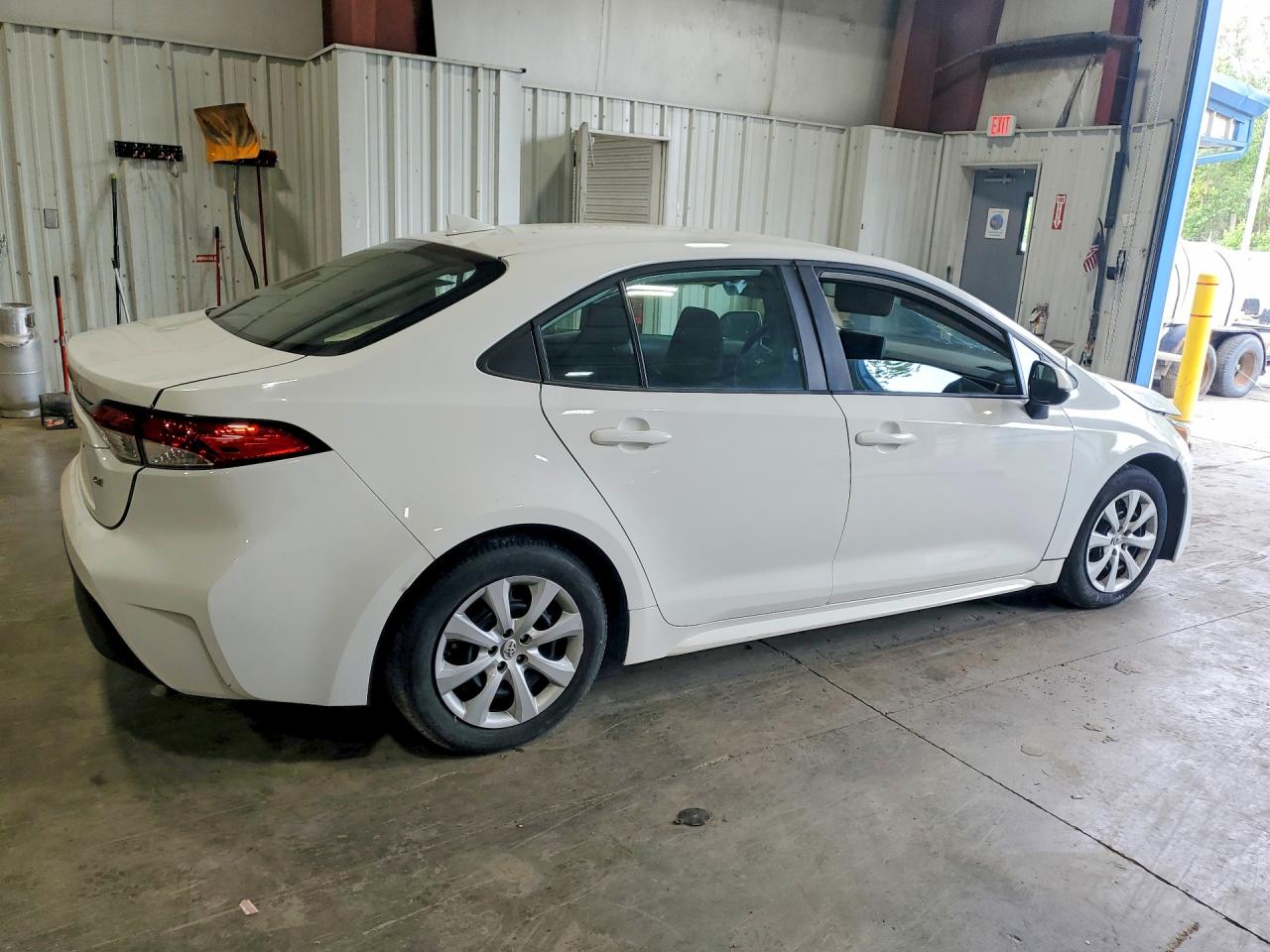 2024 Toyota Corolla Le White vin: 5YFB4MDEXRP181671