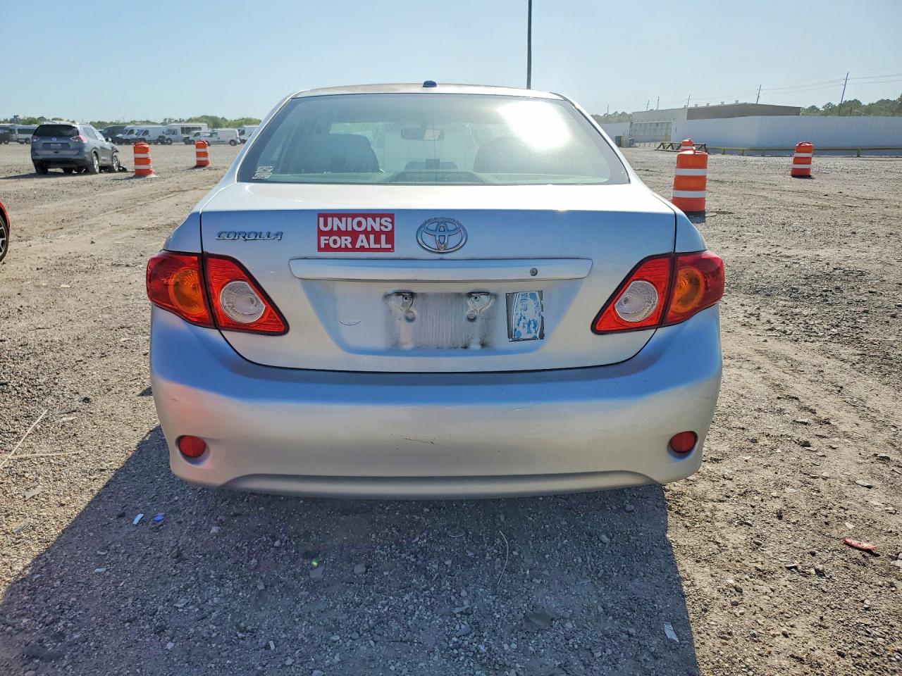 2009 Toyota Corolla Base Серебряный vin: JTDBL40E899044503