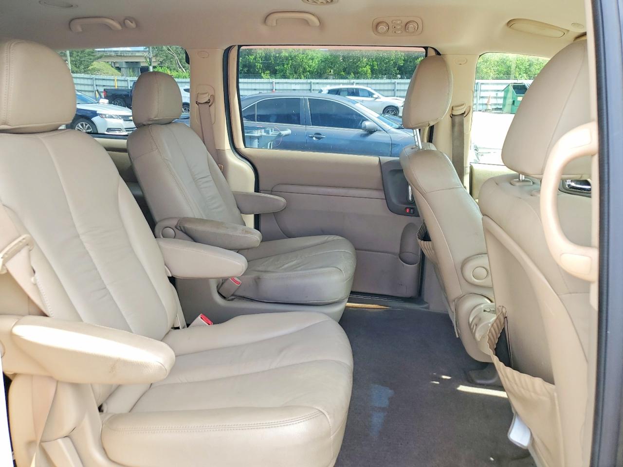 2011 Kia Sedona Ex Black vin: KNDMH4C72B6387256