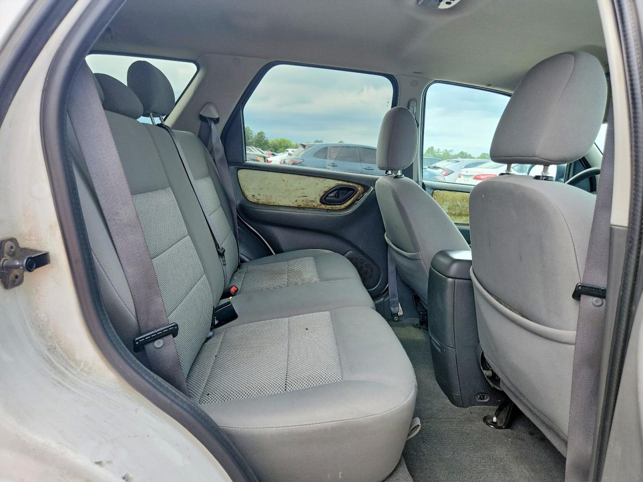 2006 Ford Escape Xlt White vin: 1FMCU93196KA44680