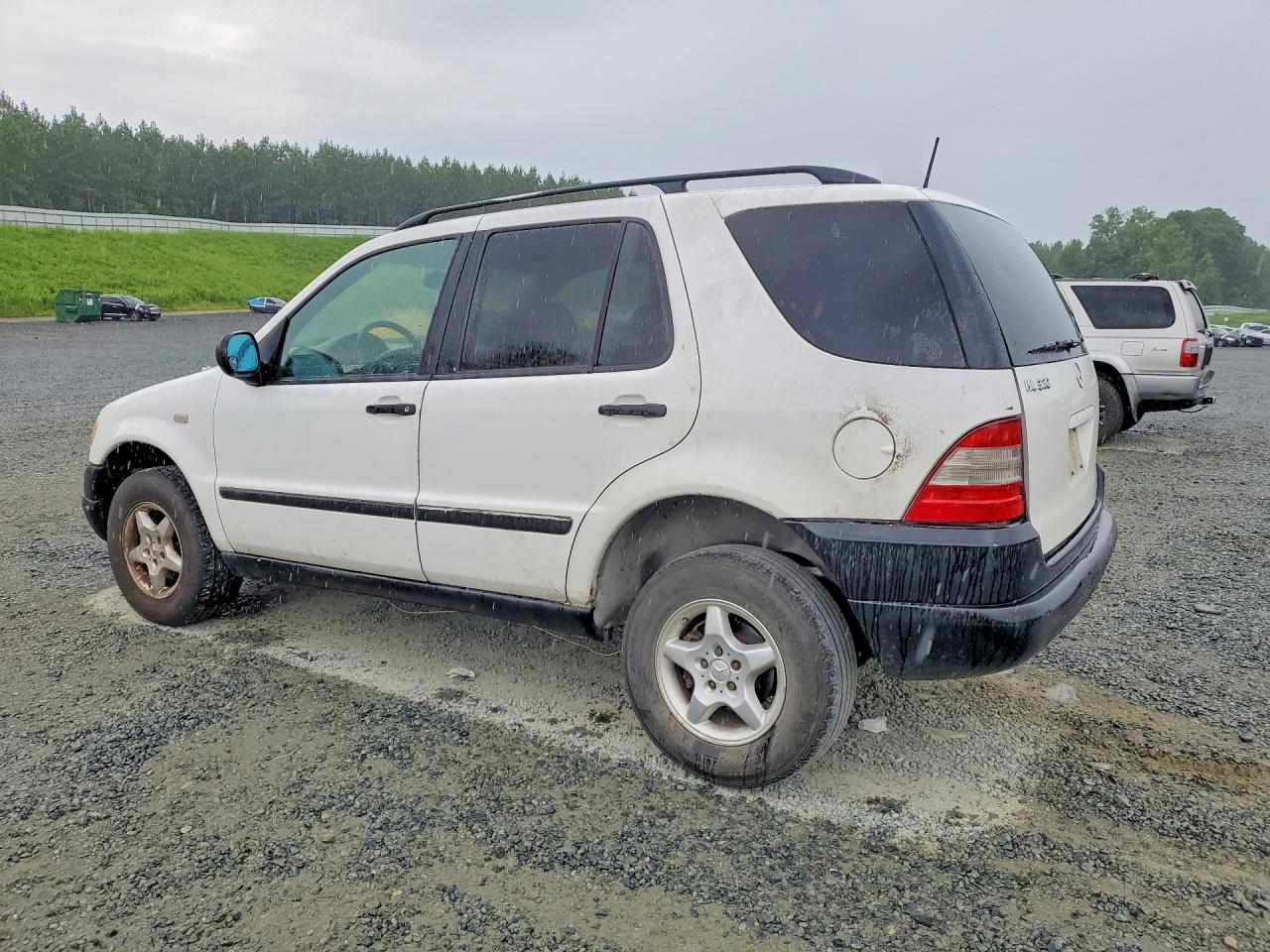1998 Mercedes-benz Ml 320 White vin: 4JGAB54E2WA031542