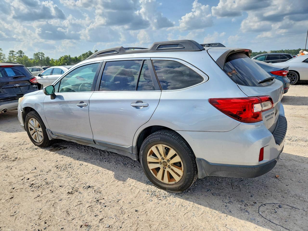 2015 Subaru Outback 2.5i Premium Silver vin: 4S4BSAHC5F3245130