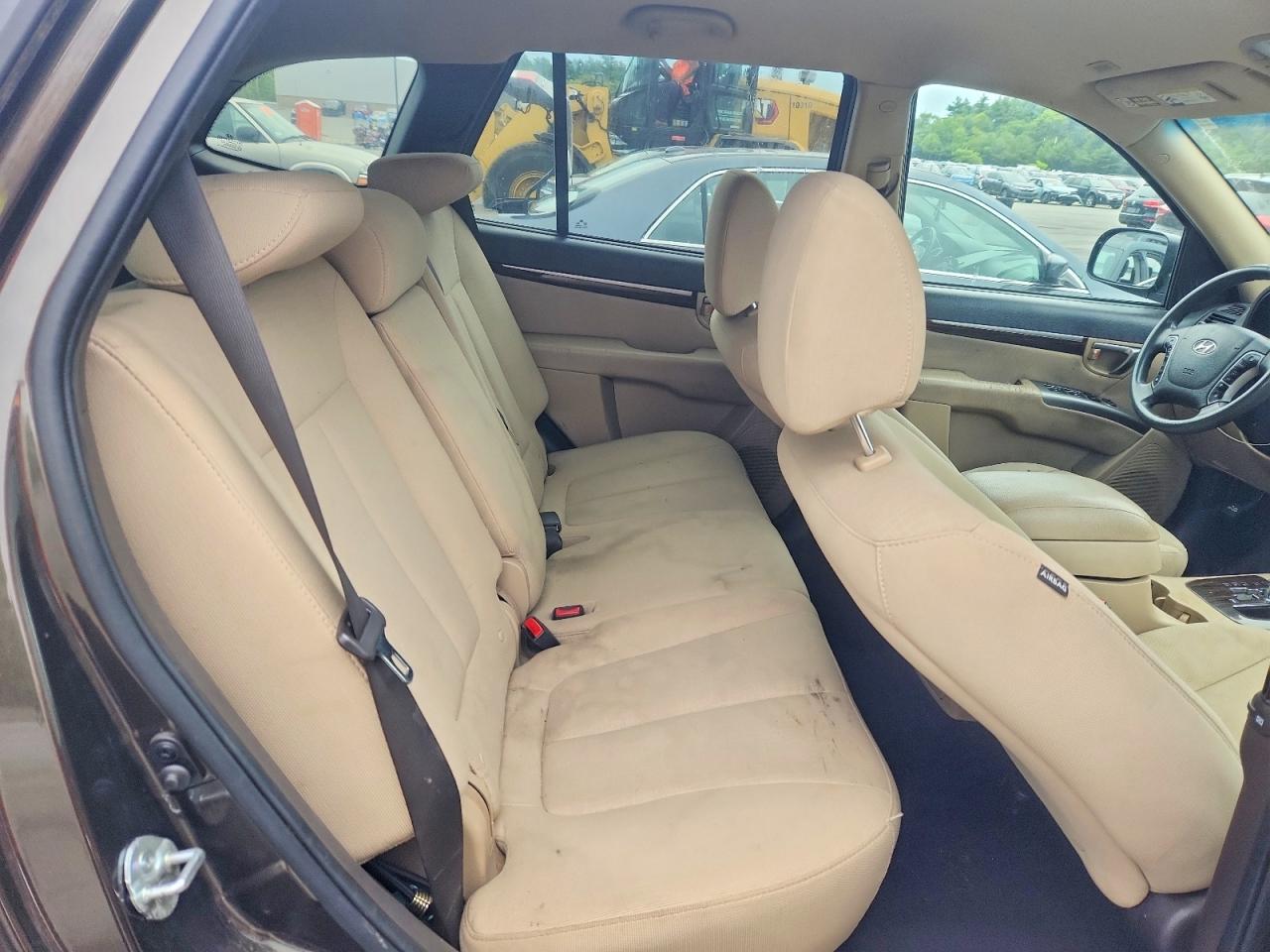 2011 Hyundai Santa Fe Gls Brown vin: 5XYZGDAB7BG065824
