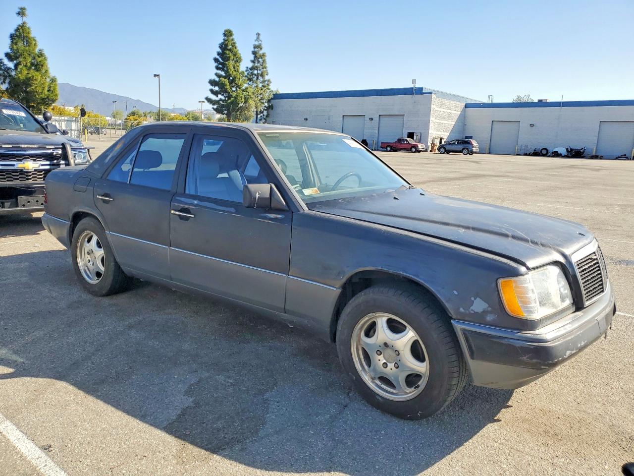 1993 Mercedes-benz 300 E 2.8 Черный vin: WDBEA28E1PC002930