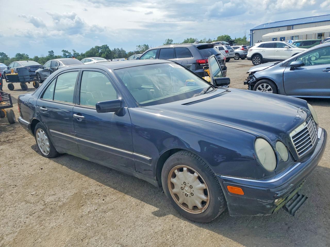 1998 Mercedes-benz E 300td Blue vin: WDBJF25F3WA581880