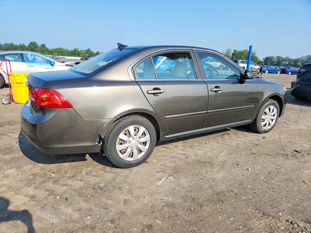 2009 Kia Optima Lx Brown vin: KNAGE228695363933