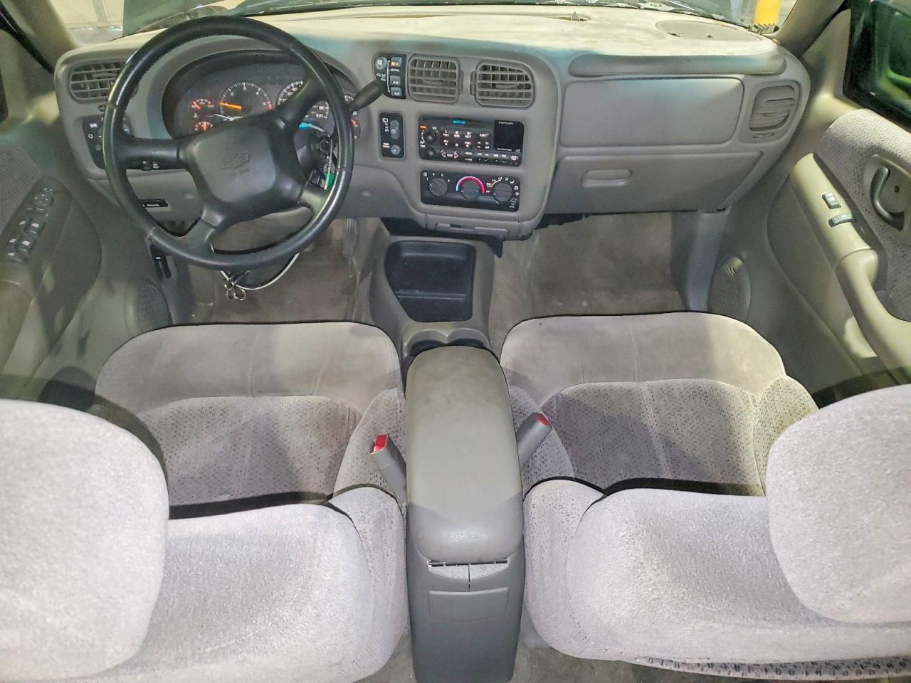 2001 Chevrolet Blazer Black vin: 1GNDT13W112113614