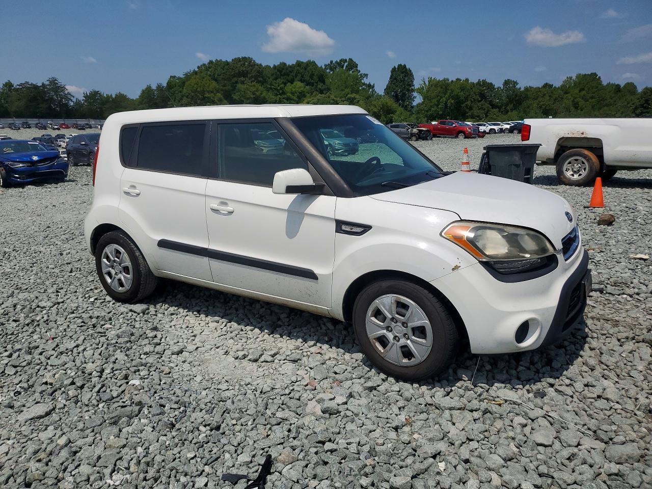 2012 Kia Soul Base White vin: KNDJT2A50C7448767