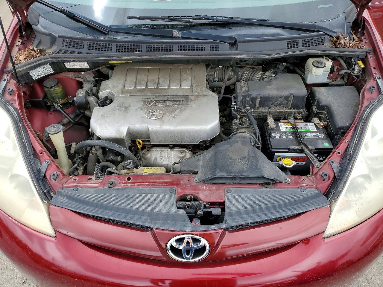 2008 Toyota Sienna Le 7-passenger Red vin: 5TDZK23C18S194243